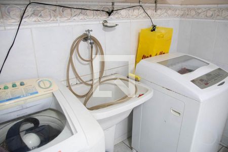 Casa à venda com 444m², 5 quartos e 8 vagas Casa à venda com 444m², 5 quartos e 8 vagasÁrea de Serviço