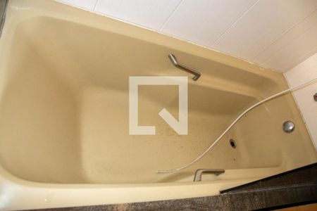 Casa à venda com 444m², 5 quartos e 8 vagas Casa à venda com 444m², 5 quartos e 8 vagasBanheiro 4