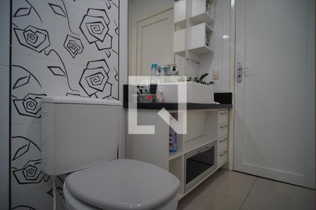 Casa à venda com 200m², 3 quartos e 2 vagasBanheiro 