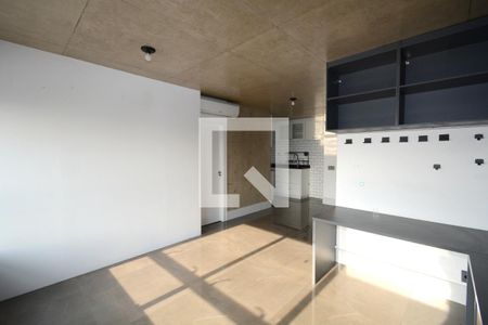 Sala de apartamento à venda com 2 quartos, 70m² em Usina Piratininga, São Paulo