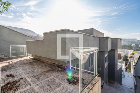 Casa de condomínio à venda com 371m², 4 quartos e 4 vagas Casa de condomínio à venda com 371m², 4 quartos e 4 vagasQuintal