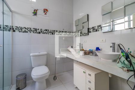 Casa de condomínio à venda com 371m², 4 quartos e 4 vagas Casa de condomínio à venda com 371m², 4 quartos e 4 vagasBanheiro da Suíte 2
