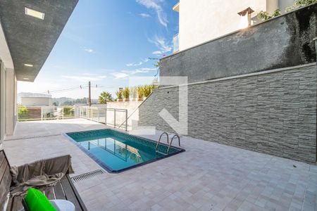 Casa de condomínio à venda com 371m², 4 quartos e 4 vagas Casa de condomínio à venda com 371m², 4 quartos e 4 vagasQuintal