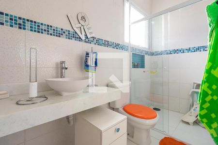 Casa de condomínio à venda com 371m², 4 quartos e 4 vagas Casa de condomínio à venda com 371m², 4 quartos e 4 vagasBanheiro da Suíte 1