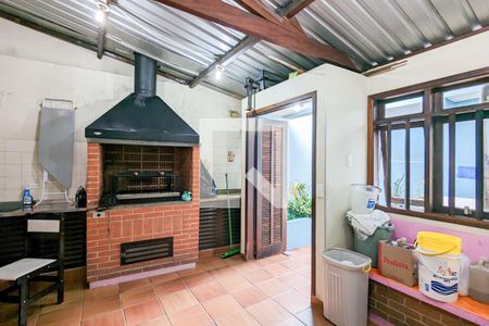 Casa à venda com 222m², 3 quartos e 2 vagasÁrea de serviço e churrasqueira