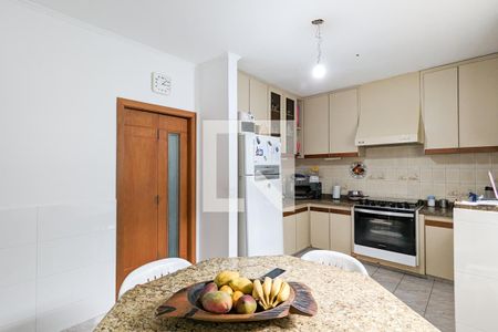 Casa à venda com 222m², 3 quartos e 2 vagasCozinha