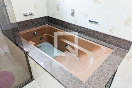 Casa à venda com 222m², 3 quartos e 2 vagasBanheiro da suíte