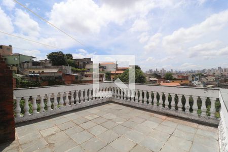 Casa à venda com 170m², 3 quartos e 4 vagasTerraço