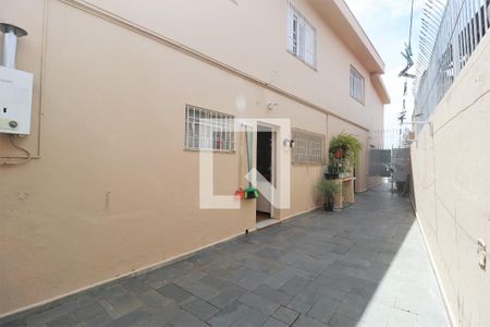 Casa à venda com 170m², 3 quartos e 4 vagasCorredor
