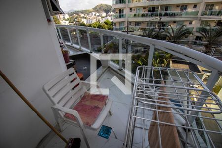 Apartamento à venda com 77m², 2 quartos e 2 vagasVaranda