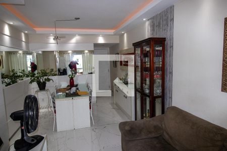 Apartamento à venda com 77m², 2 quartos e 2 vagasSala