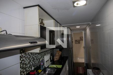 Apartamento à venda com 77m², 2 quartos e 2 vagasCozinha
