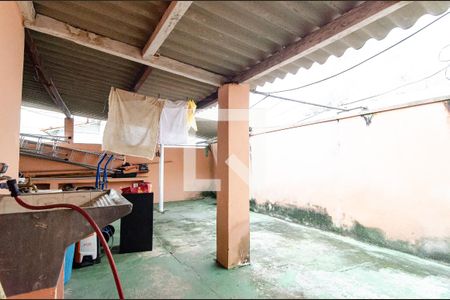 Casa à venda com 367m², 3 quartos e 3 vagas Casa à venda com 367m², 3 quartos e 3 vagasLavanderia