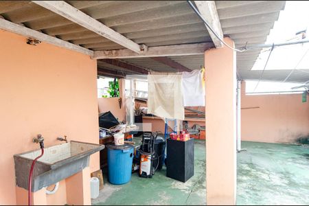 Casa à venda com 367m², 3 quartos e 3 vagas Casa à venda com 367m², 3 quartos e 3 vagasLavanderia