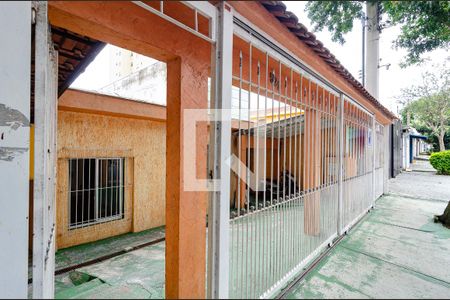 Casa à venda com 367m², 3 quartos e 3 vagas Casa à venda com 367m², 3 quartos e 3 vagasFachada