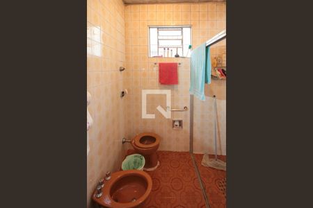 Casa à venda com 240m², 3 quartos e 2 vagasBanheiro