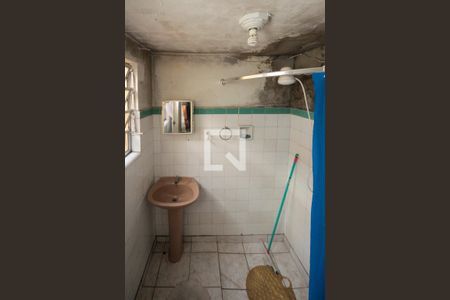 Casa à venda com 240m², 3 quartos e 2 vagasBanheiro Casa 02