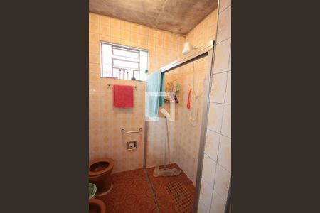 Casa à venda com 240m², 3 quartos e 2 vagasBanheiro