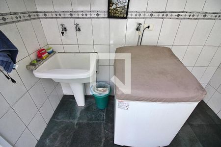 Casa à venda com 144m², 3 quartos e 2 vagasLavanderia