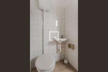 Casa à venda com 225m², 3 quartos e 3 vagas Casa à venda com 225m², 3 quartos e 3 vagasBanheiro de Serviço