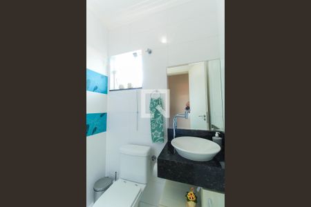 Casa à venda com 250m², 3 quartos e 5 vagas Casa à venda com 250m², 3 quartos e 5 vagasLavabo