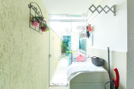 Casa à venda com 250m², 3 quartos e 5 vagas Casa à venda com 250m², 3 quartos e 5 vagasÁrea de Serviço