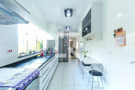 Casa à venda com 250m², 3 quartos e 5 vagas Casa à venda com 250m², 3 quartos e 5 vagasCozinha