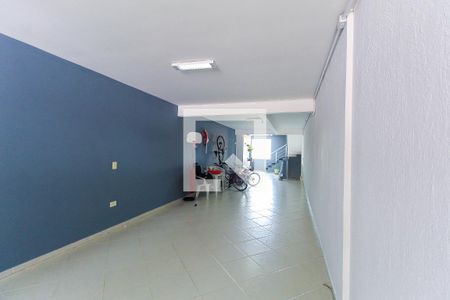 Casa à venda com 250m², 3 quartos e 5 vagas Casa à venda com 250m², 3 quartos e 5 vagasGaragem