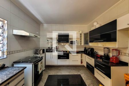 Casa à venda com 200m², 3 quartos e 3 vagas Casa à venda com 200m², 3 quartos e 3 vagasCozinha