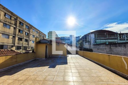 Casa à venda com 200m², 3 quartos e 3 vagas Casa à venda com 200m², 3 quartos e 3 vagasTerraço