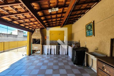 Casa à venda com 200m², 3 quartos e 3 vagas Casa à venda com 200m², 3 quartos e 3 vagasÁrea de Serviço/lazer