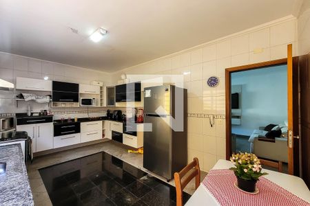 Casa à venda com 200m², 3 quartos e 3 vagas Casa à venda com 200m², 3 quartos e 3 vagasCozinha