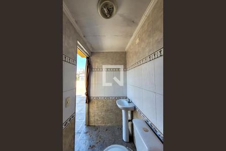 Casa à venda com 200m², 3 quartos e 3 vagas Casa à venda com 200m², 3 quartos e 3 vagasBanheiro