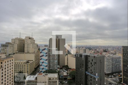 Studio à venda com 33m², 1 quarto e sem vaga Studio à venda com 33m², 1 quarto e sem vagaÁrea comum - Vista da Piscina