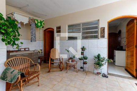 Casa à venda com 300m², 4 quartos e sem vagaÁrea de Serviço