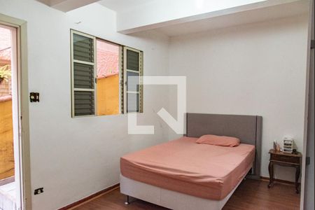 Casa à venda com 180m², 3 quartos e 3 vagas Casa à venda com 180m², 3 quartos e 3 vagasQuarto de serviço