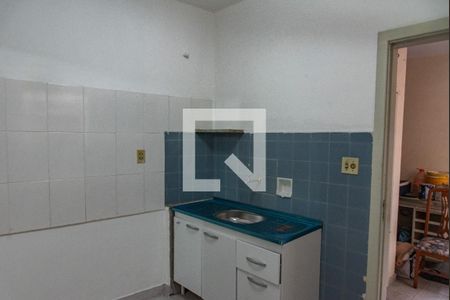 Casa à venda com 180m², 3 quartos e 3 vagas Casa à venda com 180m², 3 quartos e 3 vagasCozinha de serviço