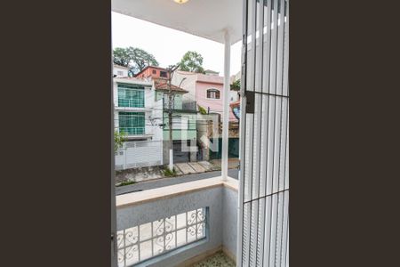 Casa à venda com 180m², 3 quartos e 3 vagas Casa à venda com 180m², 3 quartos e 3 vagasVaranda do quarto 2