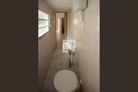 Casa para alugar com 60m², 2 quartos e sem vaga Casa para alugar com 60m², 2 quartos e sem vagaBanheiro