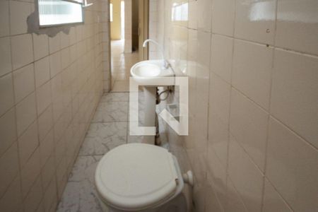 Casa para alugar com 60m², 2 quartos e sem vaga Casa para alugar com 60m², 2 quartos e sem vagaBanheiro