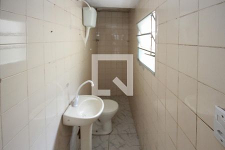 Casa para alugar com 60m², 2 quartos e sem vaga Casa para alugar com 60m², 2 quartos e sem vagaBanheiro