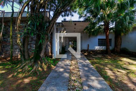 Casa à venda com 900m², 4 quartos e 4 vagas Casa à venda com 900m², 4 quartos e 4 vagasÁrea Externa