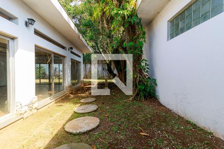 Casa à venda com 900m², 4 quartos e 4 vagas Casa à venda com 900m², 4 quartos e 4 vagasÁrea Externa