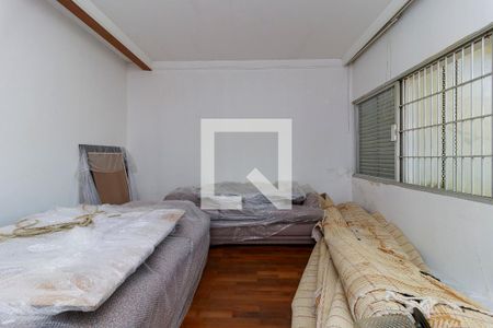 Casa à venda com 900m², 4 quartos e 4 vagas Casa à venda com 900m², 4 quartos e 4 vagasQuarto 4