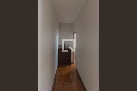 Casa à venda com 179m², 3 quartos e 3 vagas Casa à venda com 179m², 3 quartos e 3 vagasCorredor