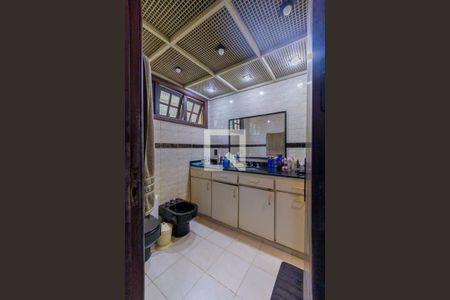 Casa à venda com 410m², 4 quartos e 3 vagas Casa à venda com 410m², 4 quartos e 3 vagasBanheiro Suíte 1