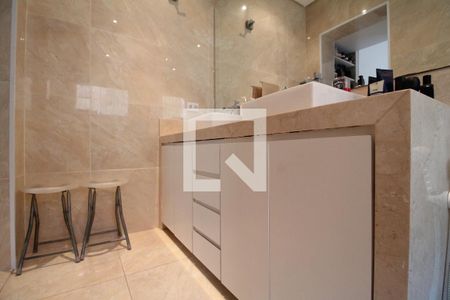 Casa à venda com 195m², 3 quartos e 3 vagasBanheiro da Suíte