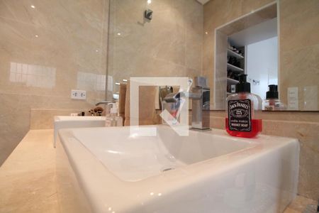 Casa à venda com 195m², 3 quartos e 3 vagasBanheiro da Suíte