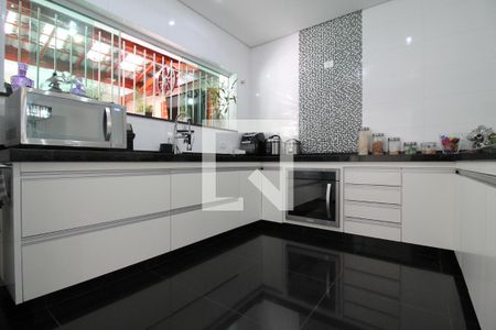 Casa à venda com 195m², 3 quartos e 3 vagasCozinha - Armários