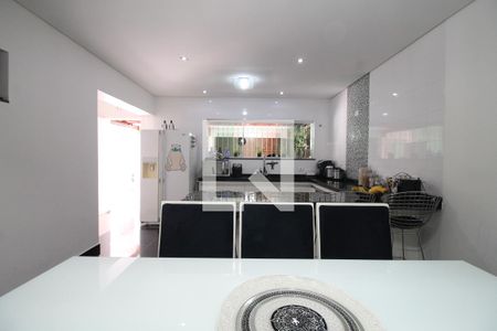 Casa à venda com 195m², 3 quartos e 3 vagasCozinha